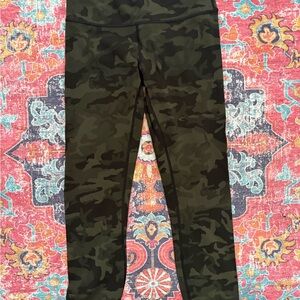 Lululemon Camo Green Wunder Under Leggings